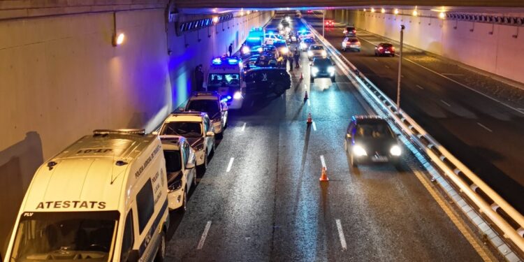 Tres detenidos en Valéncia tras causar el caos en la vía pública: cae la "banda del caballito" 1 Tres detenidos en Valéncia tras causar el caos en la vía pública: cae la "banda del caballito"