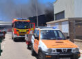 Un espectacular incendio en un taller mecánico de Tavernes de la Valldigna moviliza a los bomberos 12 Un espectacular incendio en un taller mecánico de Tavernes de la Valldigna moviliza a los bomberos