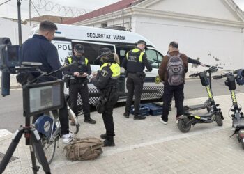 Valencia intensifica el control de los patinetes eléctricos: la Policía Local multará a los VMP no registrados