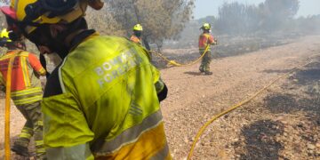 Dos incendios en la Comunidad Valenciana: Actuación simultánea en Forcall y Elche