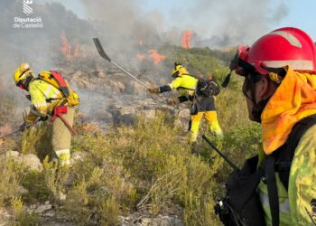 Retiran los medios aéreos en el incendio de Benicarló y el dispositivo terrestre asume el control nocturno 14 Retiran los medios aéreos en el incendio de Benicarló y el dispositivo terrestre asume el control nocturno