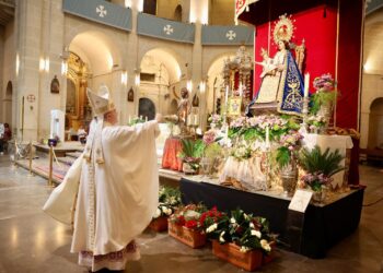 Misa a San Juán Bautista en la ConCatedral de Alicante con asistencia de las Falleras Mayores de Valencia