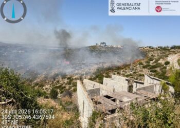 Estabilizado un incendio en la zona de cumbres de Calicanto, en Torrent