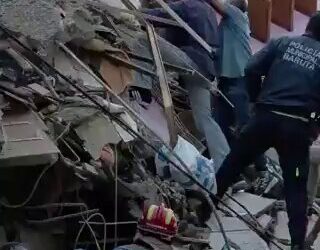 Más de 160 muertos y casi 1.000 desaparecidos: Venezuela colapsa tras el doble terremoto que también ha sacudido Japón
