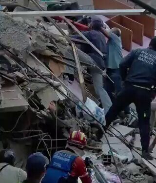 Más de 160 muertos y casi 1.000 desaparecidos: Venezuela colapsa tras el doble terremoto que también ha sacudido Japón