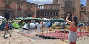 Huelga profesores plaza de la virgen 16 1