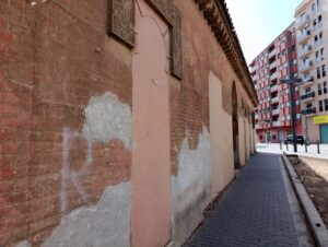 La impunidad del rodillo municipal: El Ayuntamiento de Valencia vuelve a profanar el patrimonio de 'La Ceramo' con pintura plástica tras prometer que no lo haría 5 La impunidad del rodillo municipal: El Ayuntamiento de Valencia vuelve a profanar el patrimonio de 'La Ceramo' con pintura plástica tras prometer que no lo haría