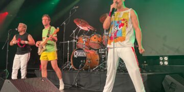 El espíritu de Queen llena por completo el Auditorio Roig Arena