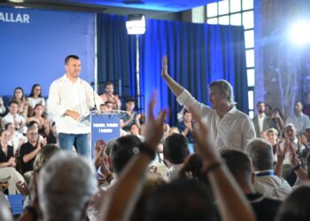 El PP exhibe músculo en Sueca ante Feijóo y sitúa a Valéncia como "el motor" del cambio en España