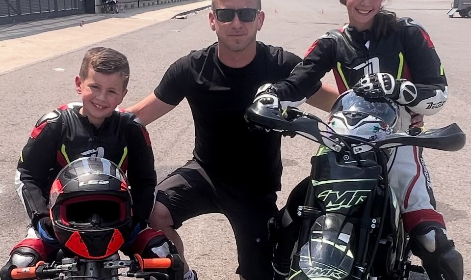 Promesas sobre ruedas: el improvisado circuito donde Lucía y Lucca forjan su sueño en el motociclismo 1 Promesas sobre ruedas: el improvisado circuito donde Lucía y Lucca forjan su sueño en el motociclismo