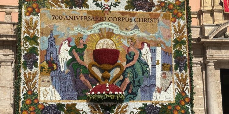 Valencia decora la 671 Aniversario del Corpus como festa Grossa de Valencia
