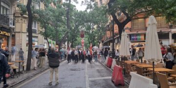 La entrada de Bandas del Corpus, deslucida por la lluvia y una total falta de organización