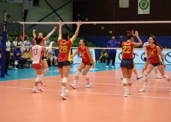 La selección femenina firma un sólido inicio de torneo en Bosnia y buscará el liderato la próxima semana en Alicante