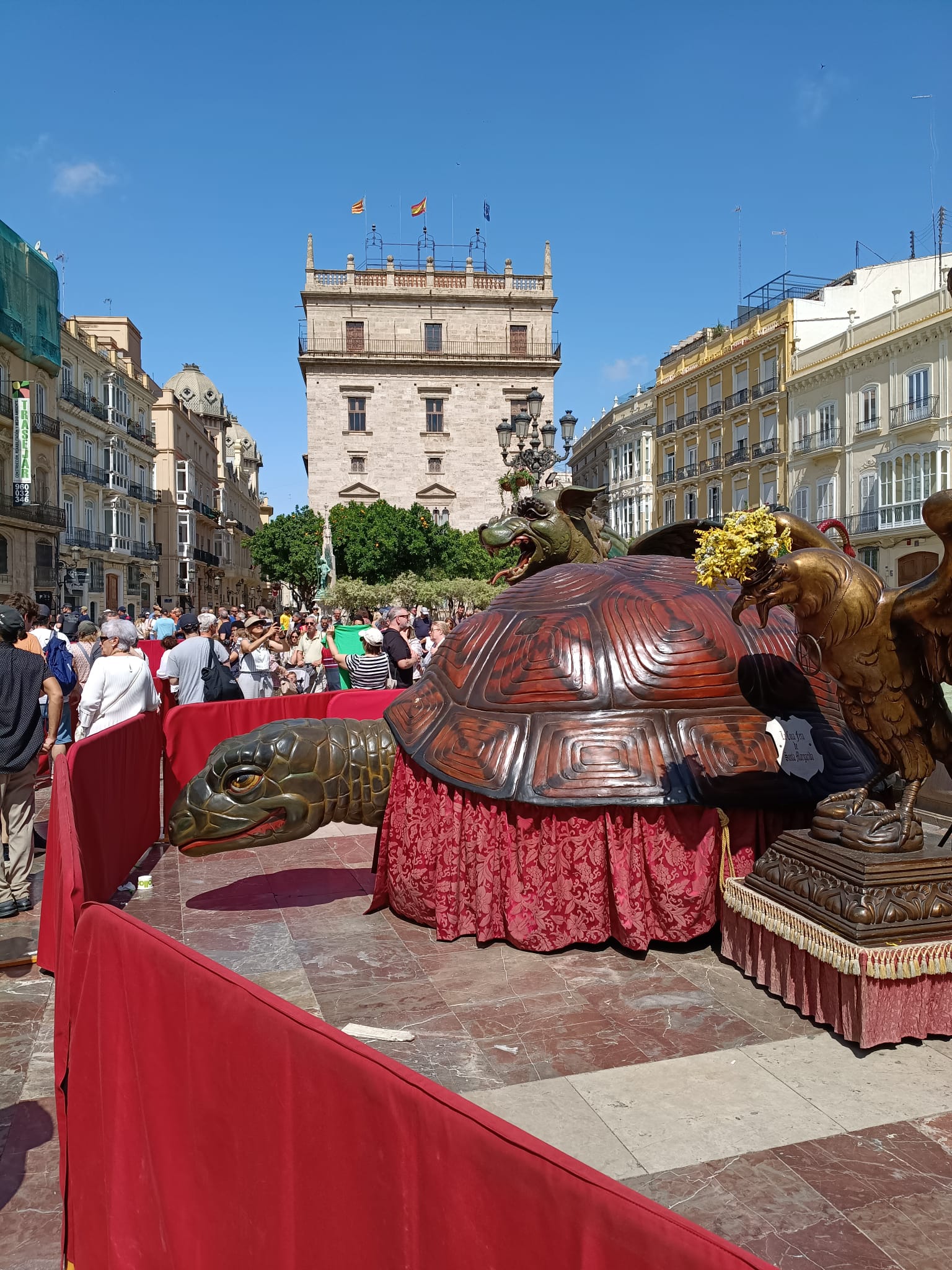 La tradicional Poalà refresca el intenso calor en la 671 edición de la Festa Grossa del Corpus de Valencia 5 WhatsApp Image 2026 06 07 at 16.40.051