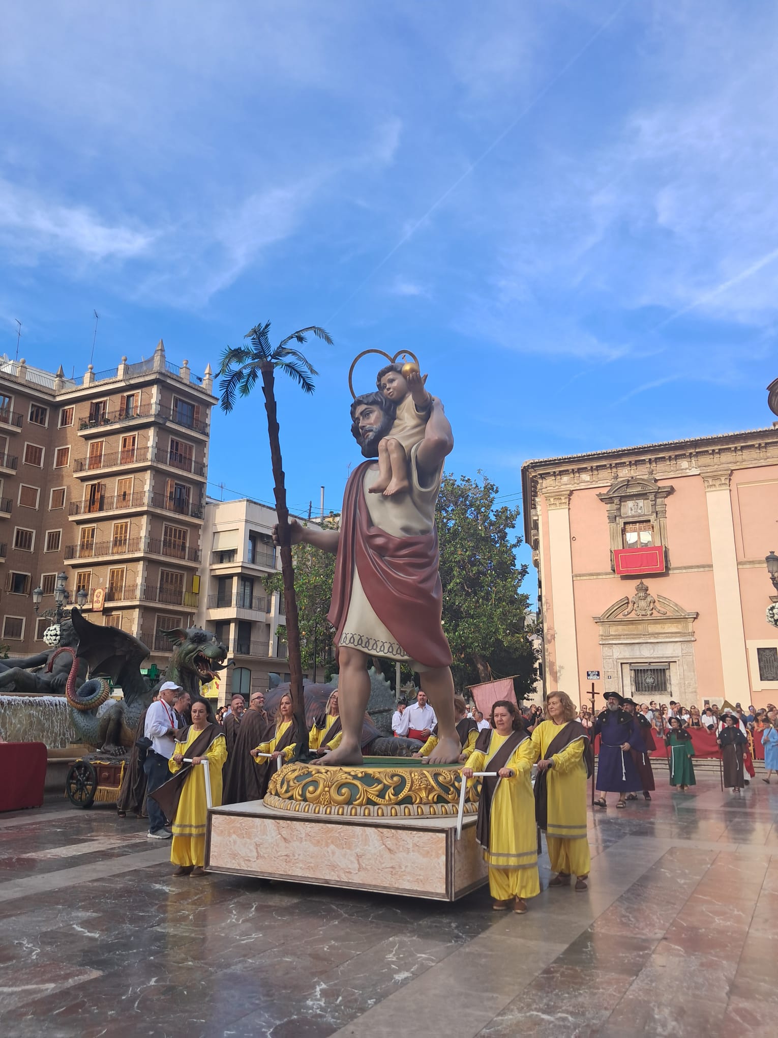 El Corpus de Valéncia desafía al calor y a las reivindicaciones sociales en una procesión de gran riqueza bíblica 4 WhatsApp Image 2026 06 08 at 21.45.39 copia