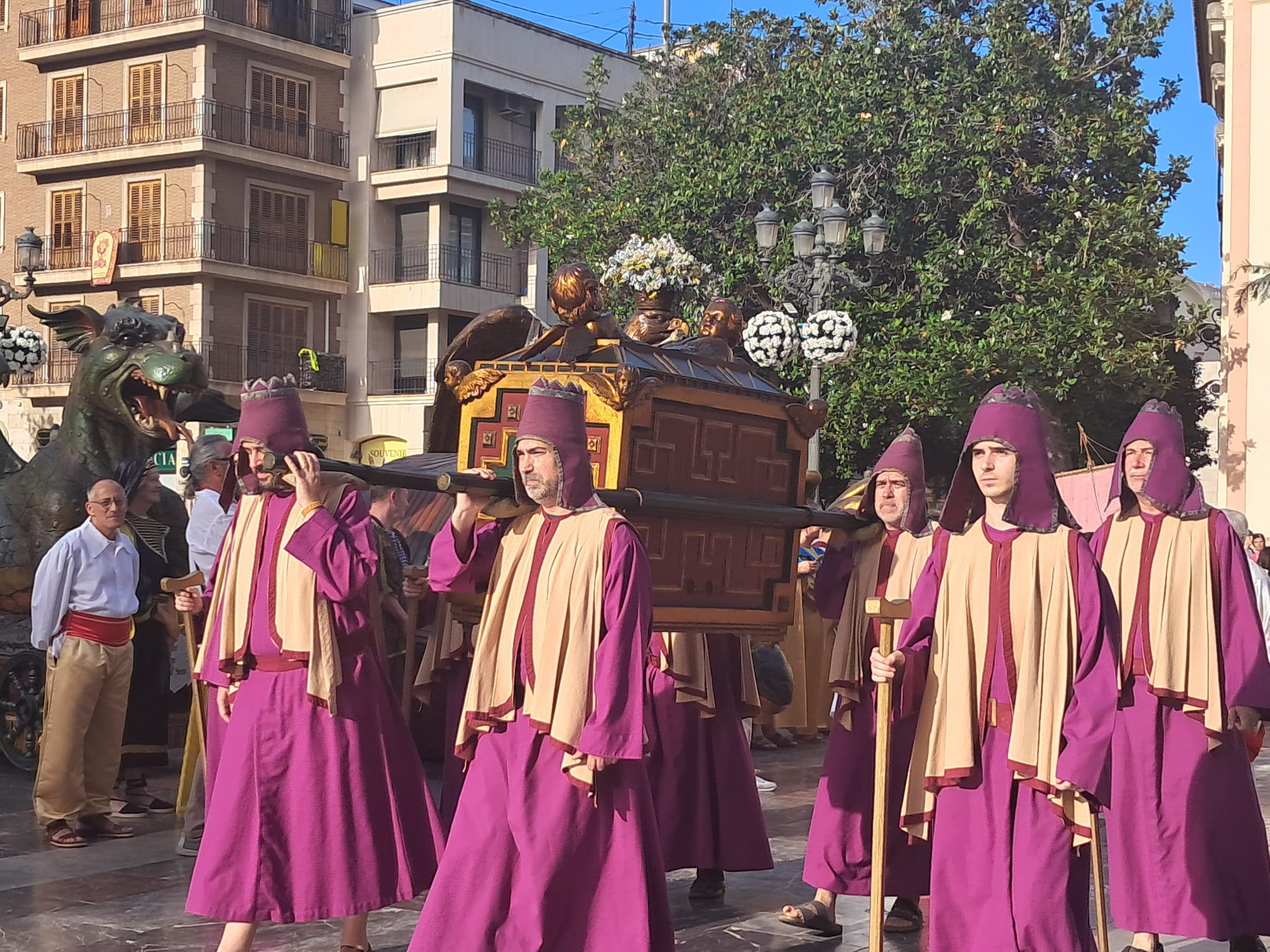 El Corpus de Valéncia desafía al calor y a las reivindicaciones sociales en una procesión de gran riqueza bíblica 10 WhatsApp Image 2026 06 08 at 21.45.475 copia