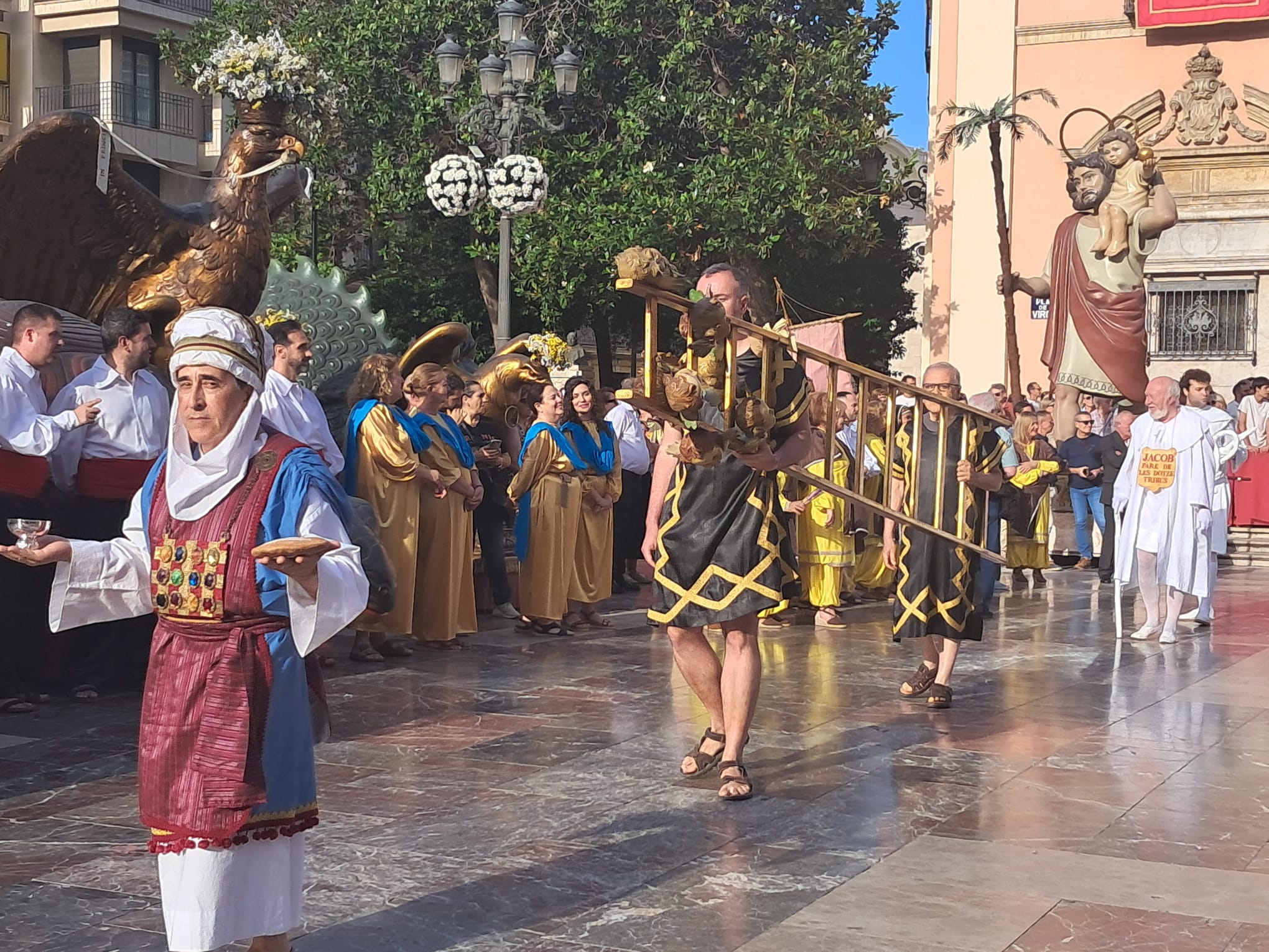 El Corpus de Valéncia desafía al calor y a las reivindicaciones sociales en una procesión de gran riqueza bíblica 8 WhatsApp Image 2026 06 08 at 21.45.48 copia