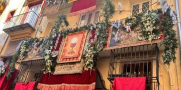 El arte floral toma Valencia: la tradición más aromática y desconocida del Corpus Christi