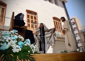 Torrent se vuelca con el 25 aniversario de la Hermandad de Jesús ante el Sanedrín