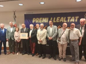 Josep Peir&oacute; convertix en una classe l'entrega del premi Llealtat del Grup d'Acci&oacute; Valencianista