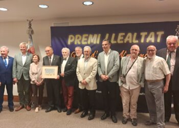 Josep Peiró convertix en una classe l'entrega del premi Llealtat del Grup d'Acció Valencianista 15 Josep Peiró convertix en una classe l'entrega del premi Llealtat del Grup d'Acció Valencianista