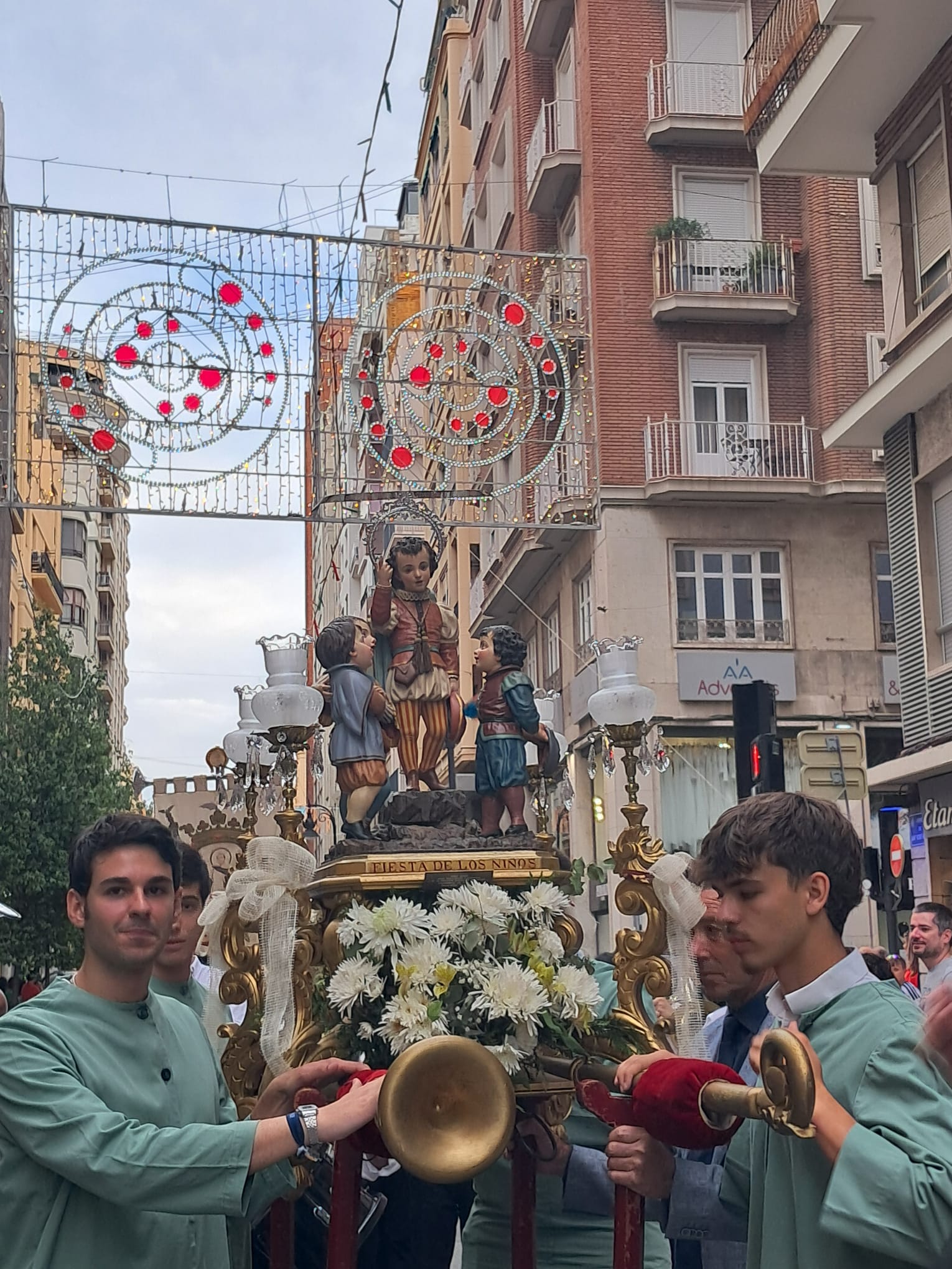 Fervor, tradición y pólvora en el corazón de Valencia: Los niños festejan a Sant Vicent Ferrer en el corazón del Cap i Casal 5 WhatsApp Image 2026 06 16 at 10.01.49