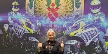 "Sólo quien ha sostenido el dolor de otros, conoce el verdadero peso de un uniforme. La carretera también les duele“