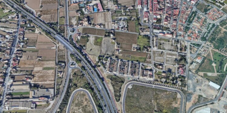 El Ayuntamiento de Valéncia consuma la "privatización" de la ZAL: solo 10 de las 77 unifamiliares serán para el parque público de viviendas