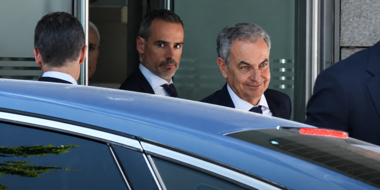 Los 152.000 mensajes que pueden cambiar la investigación sobre Plus Ultra y el papel de Zapatero 1 a2df136a 0e51 4c27 a837 e1c7d6883846