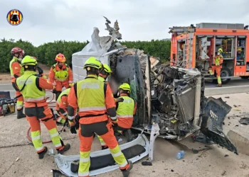 Tragedia en Pedralba: un conductor pierde la vida tras un violento accidente con una furgoneta