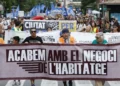Centenares de personas se manifiestan en Valencia contra la especulación inmobiliaria y la crisis de vivienda 11 b49c1a6c e87b 43db bcc0 fc1cf8cd80e8 16 9 aspect ratio 1600w 0