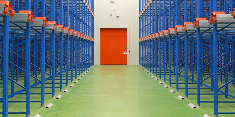 Soleras de hormigón de alta planimetría: la base invisible que mejora la eficiencia de las industrias 1 Soleras de hormigón de alta planimetría: la base invisible que mejora la eficiencia de las industrias