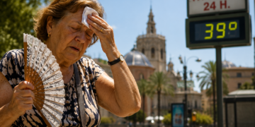 El calor golpea con fuerza a los mayores en Valencia: casi todas las muertes atribuibles a las altas temperaturas corresponden a personas de más de 65 años