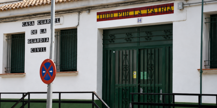 Investigan a un teniente coronel jubilado de la Guardia Civil en Valencia por presuntas comisiones en contratos de obras