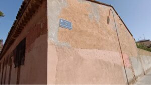 La impunidad del rodillo municipal: El Ayuntamiento de Valencia vuelve a profanar el patrimonio de 'La Ceramo' con pintura plástica tras prometer que no lo haría 2 La impunidad del rodillo municipal: El Ayuntamiento de Valencia vuelve a profanar el patrimonio de 'La Ceramo' con pintura plástica tras prometer que no lo haría