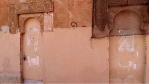 La impunidad del rodillo municipal: El Ayuntamiento de Valencia vuelve a profanar el patrimonio de 'La Ceramo' con pintura plástica tras prometer que no lo haría 3 La impunidad del rodillo municipal: El Ayuntamiento de Valencia vuelve a profanar el patrimonio de 'La Ceramo' con pintura plástica tras prometer que no lo haría