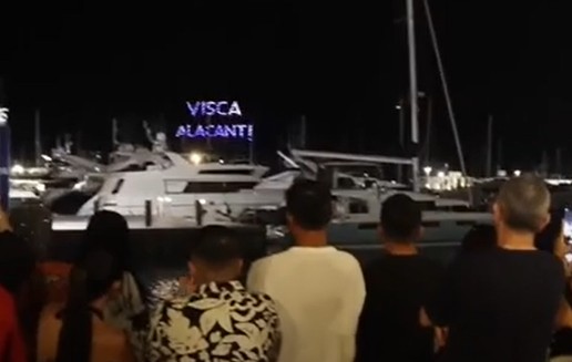 El cielo de Alicante se iluminó entre destellos espaciales y una intensa polémica lingüística 1 El cielo de Alicante se iluminó entre destellos espaciales y una intensa polémica lingüística
