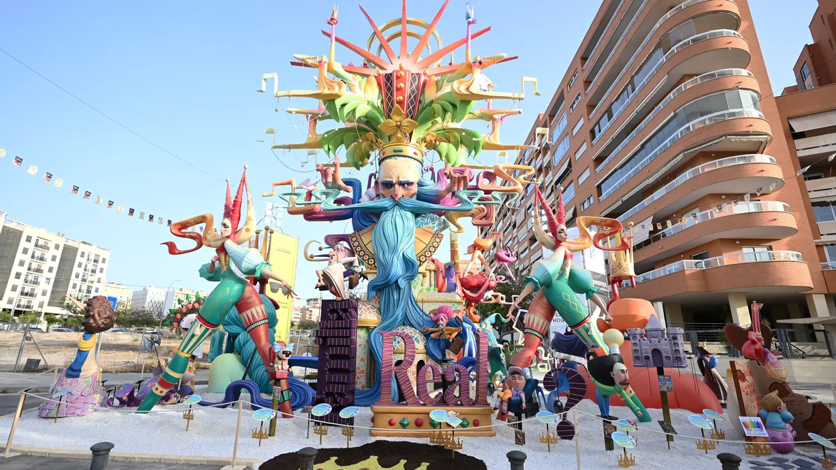 Florida Portazgo toca el cielo en Alicante: gana el primer premio de la Sección Especial de las Hogueras 2026 3 e80a7814 c532 4a8b 9ae6 9ec98f4d5256 16 9 aspect ratio 1200w 0
