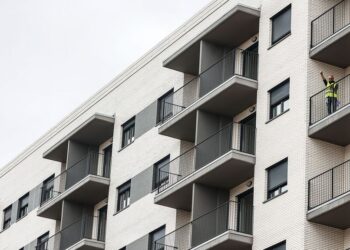 el listado para solicitar una vivienda de alquiler asequible es mas de mil personas 8995
