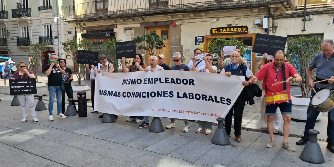 Trabajadores de hospitales revertidos denuncian discriminación laboral y exigen soluciones urgentes 1 f6b82b69 eac6 4304 907f 199f39284154 16 9 aspect ratio 1600w 0
