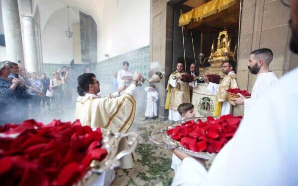 Cuatro siglos de fe inalterable: El Patriarca celebra la Octava del Corpus entre andamios por restauración 1 Cuatro siglos de fe inalterable: El Patriarca celebra la Octava del Corpus entre andamios por restauración