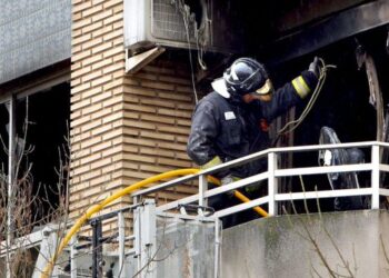 Cuatro heridos, entre ellos un bebé de once meses, en el incendio de una vivienda en Aldaia