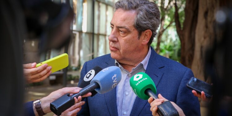 VOX avala llevar a Fiscalía los incidentes en Les Corts y denuncia “coacciones” contra CSIF durante las protestas educativas