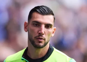 Del césped a los tribunales: la dura condena que cambia el futuro de Rafa Mir 14 Del césped a los tribunales: la dura condena que cambia el futuro de Rafa Mir