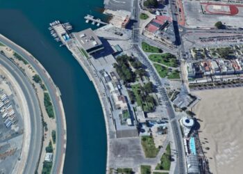 Los empresarios de la Marina de Valéncia exigen al Ayuntamiento acelerar la seguridad y los servicios ante el aumento del 'botellón'