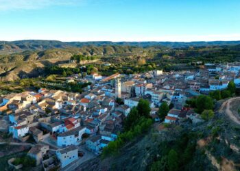 Tensión en el Valle de Ayora-Cofrentes: Vecinos y Ayuntamiento enfrentan posturas ante la planta de residuos en Zarra