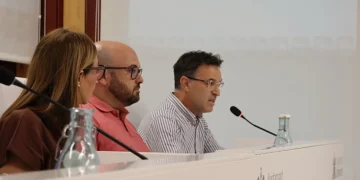 El conflicto por la basura se recrudece en Ontinyent: el PP pide la dimisión de la concejala de Medio Ambiente