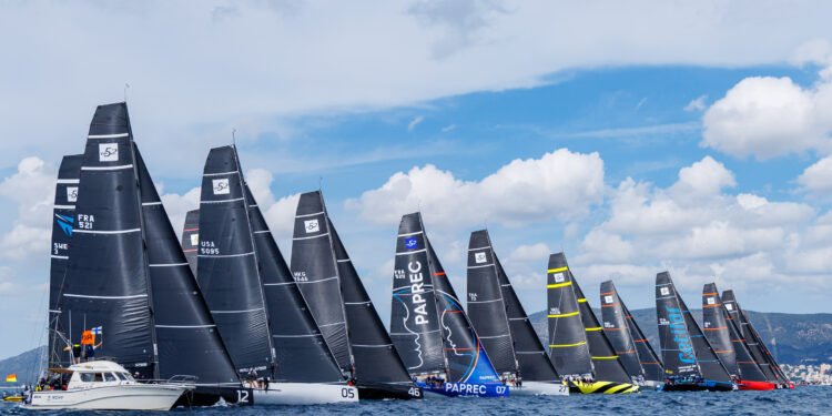 Flota récord de vela en Cerdeña: 15 equipos de 11 países buscan la corona mundial de TP52 1 Flota récord de vela en Cerdeña: 15 equipos de 11 países buscan la corona mundial de TP52