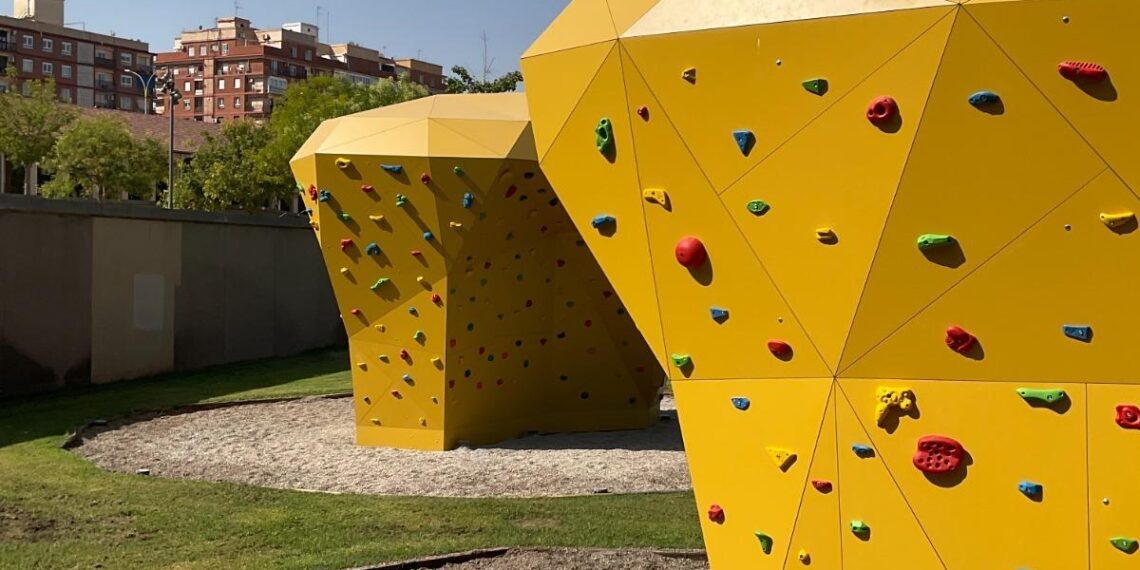El rocódromo del Parc Central de Valéncia se reabre tras un año cerrado por su mal estado 1 El rocódromo del Parc Central de Valéncia se reabre tras un año cerrado por su mal estado