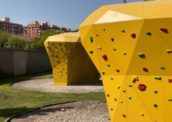 El rocódromo del Parc Central de Valéncia se reabre tras un año cerrado por su mal estado 14 El rocódromo del Parc Central de Valéncia se reabre tras un año cerrado por su mal estado